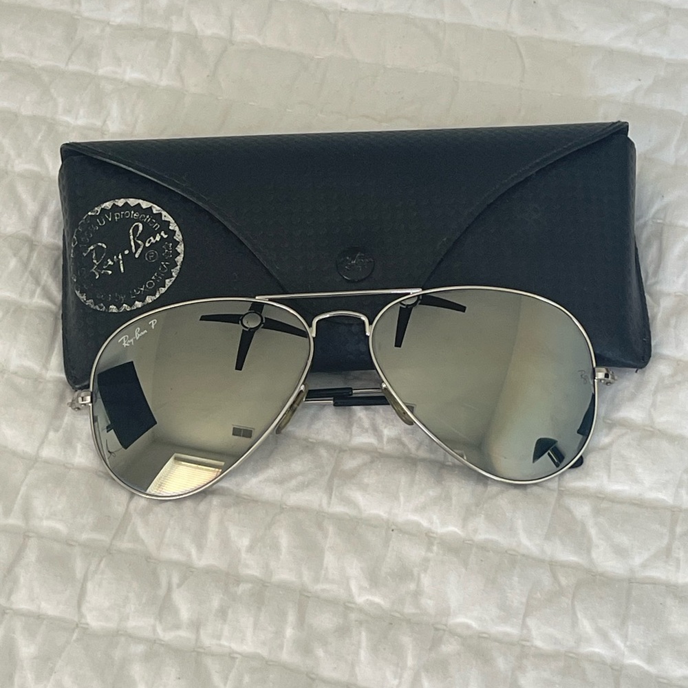 Ray-Ban Silver Aviator Sunglasses with Mirrored Lenses